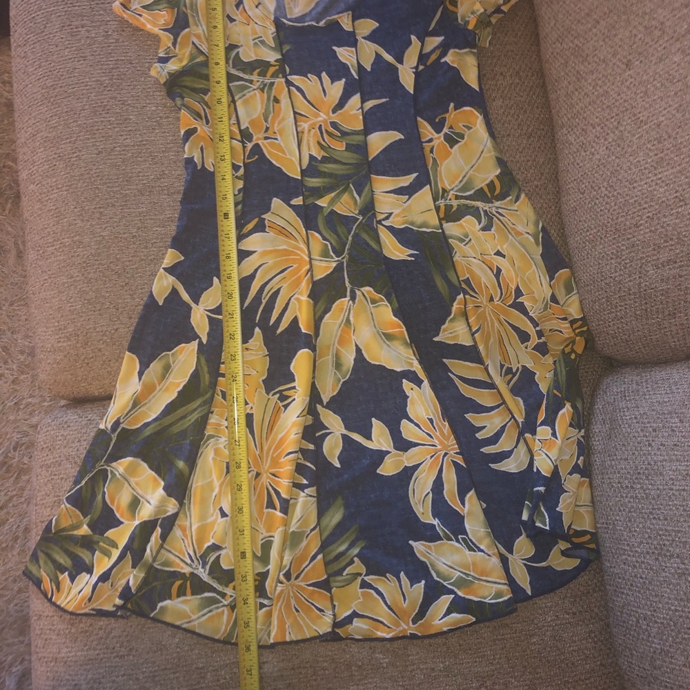Dress - Picture 7 of 7